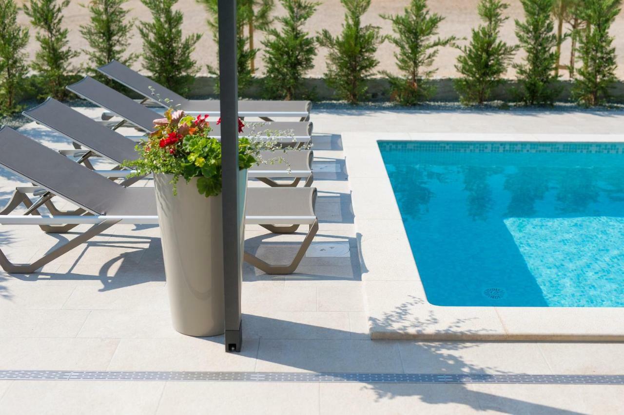 Holiday Home Elegant Vrh  Exterior foto