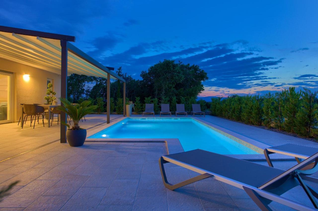 Holiday Home Elegant Vrh  Exterior foto