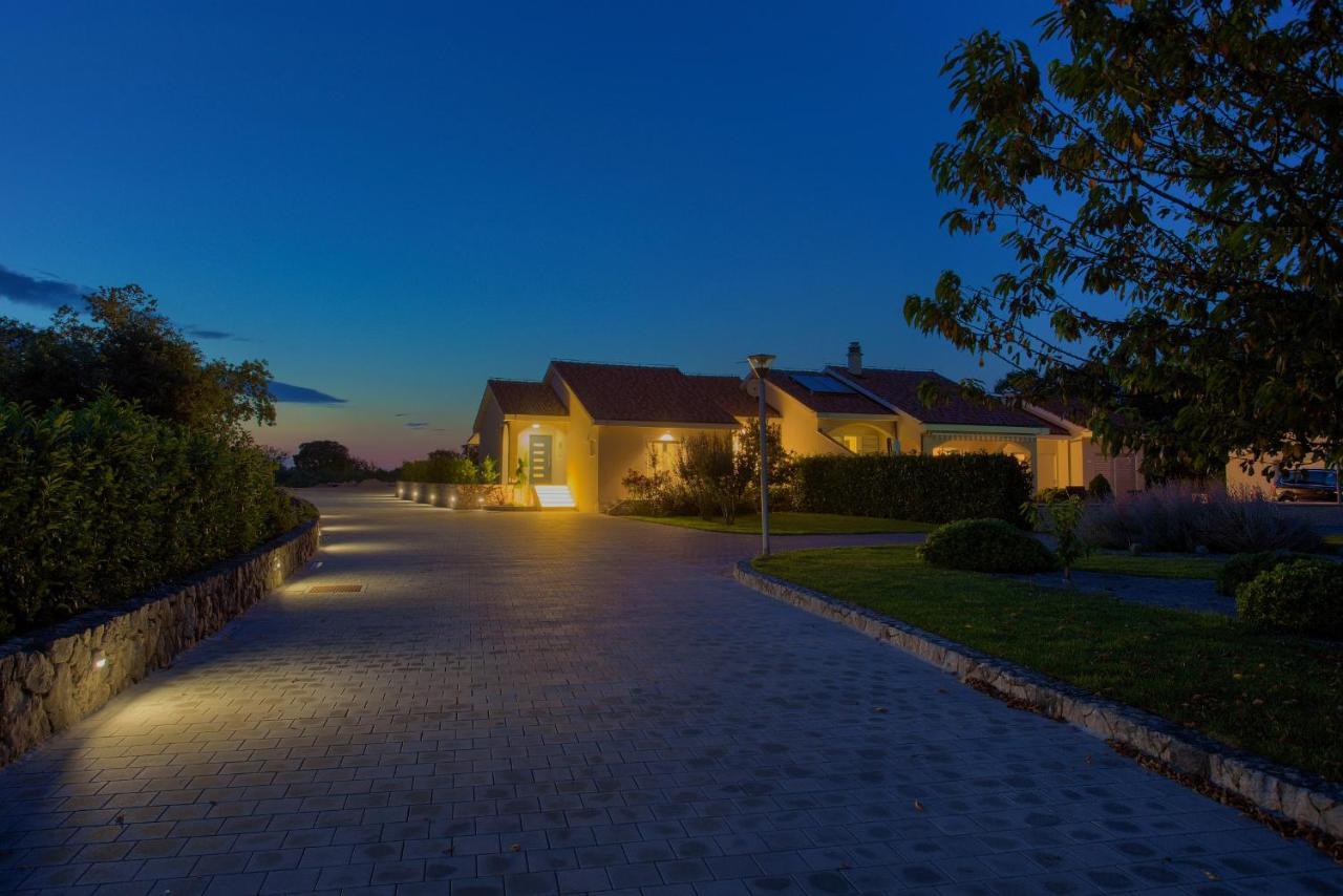 Holiday Home Elegant Vrh  Exterior foto