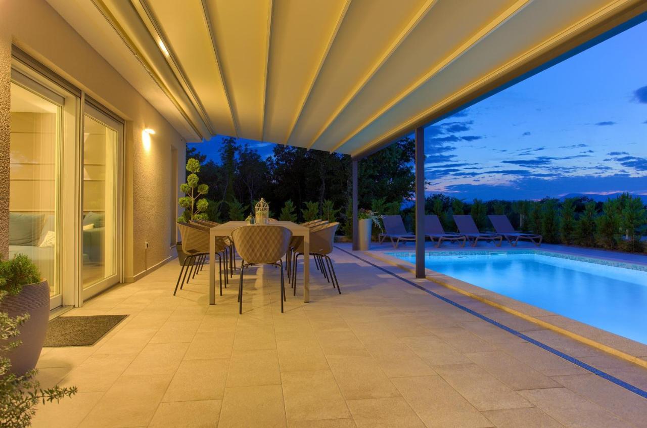 Holiday Home Elegant Vrh  Exterior foto